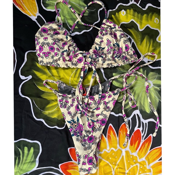 Maaji set - Picture 1 of 2